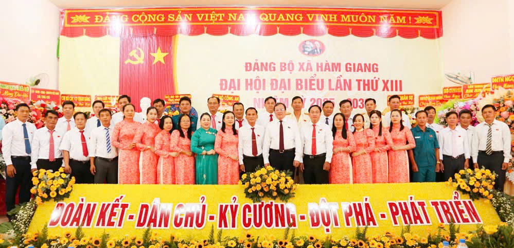 Hàm Giang tiếp tục triển khai đồng bộ, toàn diện công tác xây dựng Đảng và hệ thống chính trị trong sạch vững mạnh.