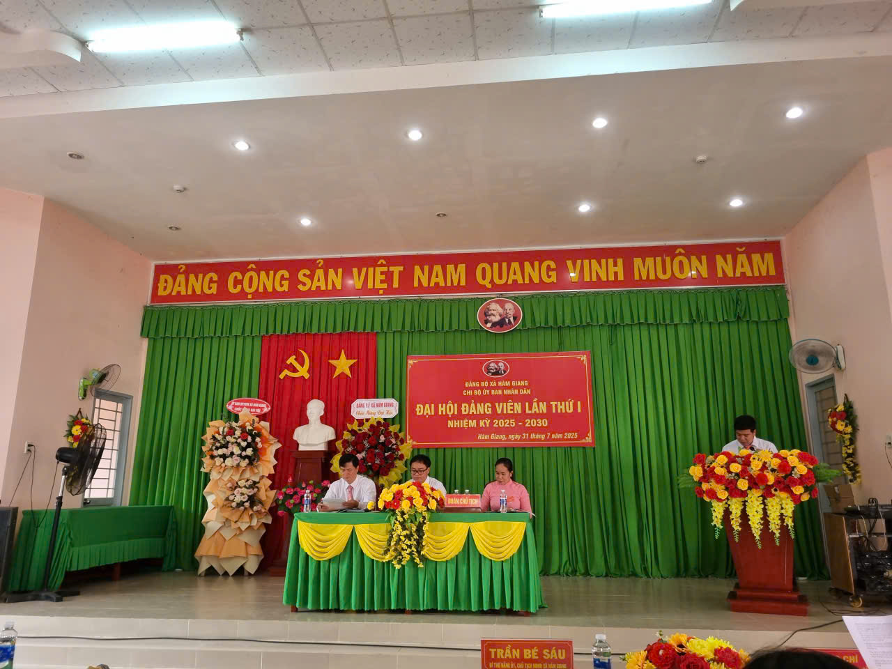 CHI BỘ ỦY BAN NHÂN DÂN XÃ HÀM GIANG TỔ CHỨC THÀNH CÔNG ĐẠI HỘI LẦN THỨ I, NHIỆM KỲ 2025 – 2030

