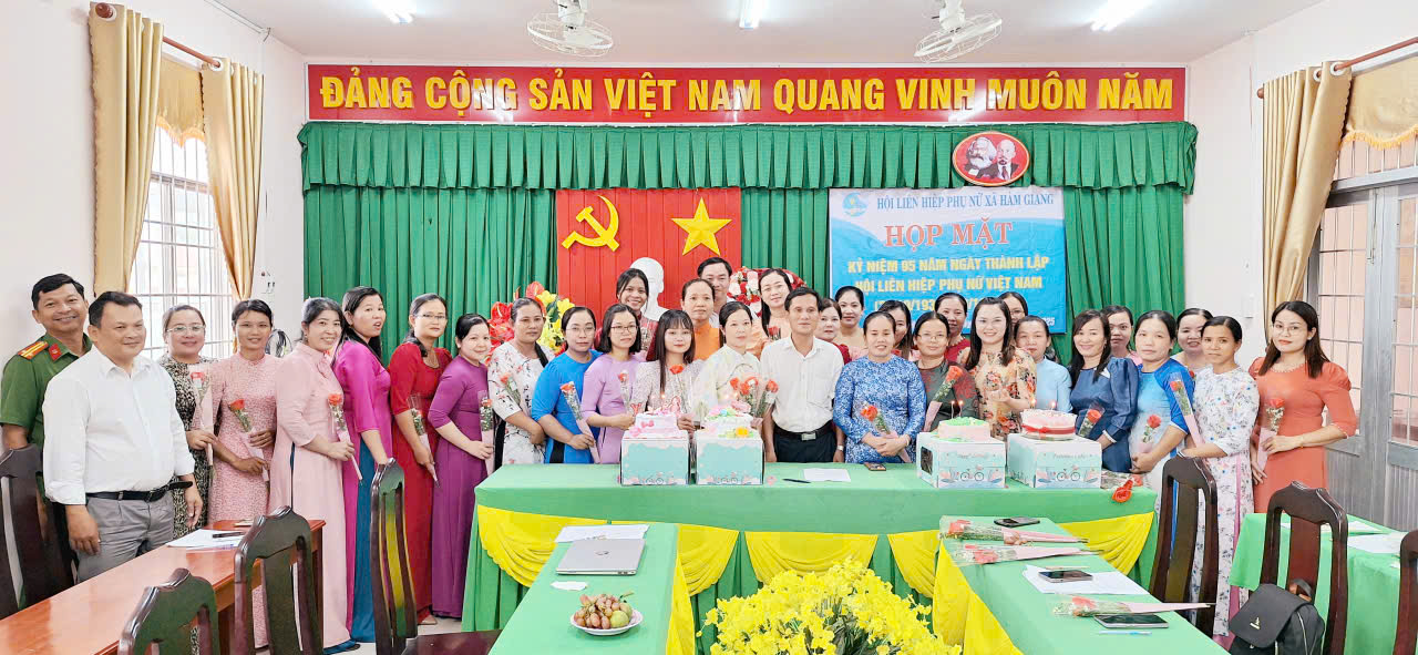 TỔ CHỨC HỌP MẶT KỶ NIỆM NGÀY PHỤ NỮ VIỆT NAM 20/10