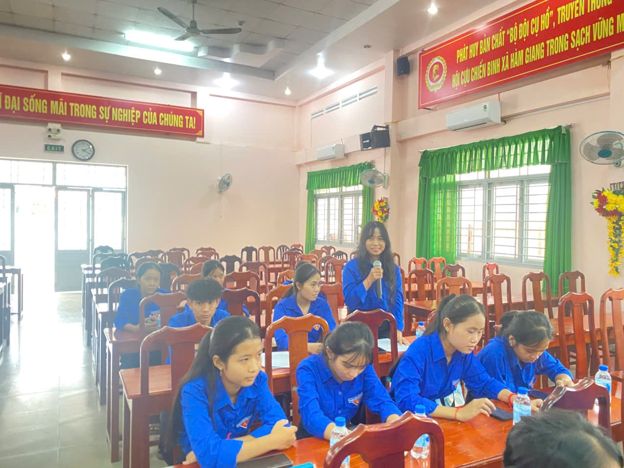 TỔ CHỨC HỘI NGHỊ ĐỐI THOẠI GIỮA LÃNH ĐẠO UBND XÃ VỚI THANH NIÊN NĂM 2025