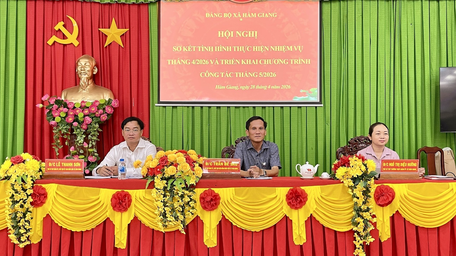 ĐẢNG ỦY XÃ HÀM GIANG TỔ CHỨC HỘI NGHỊ SƠ KẾT TÌNH HÌNH THỰC HIỆN NGHỊ QUYẾT THÁNG 4, TRIỂN KHAI NHIỆM VỤ THÁNG 5 NĂM 2026